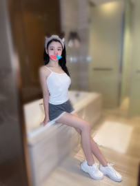 床上騷的程度無法想像  女上吐著舌頭 #情色模樣等你來揭...