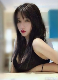 小洛  166 E 49 24歲  白皙大奶，會乳交，真材實料 可以從乳...