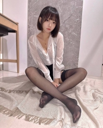 可愛的像洋娃娃 小小隻 很愛笑丫丫  157cm C 45 20歲