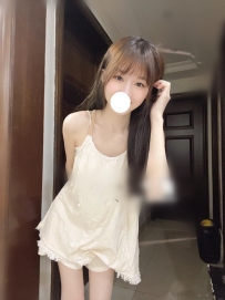 甜妞 162 43 A+ 19歲  #骨感平乳學生妹