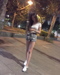 南湘165cm 22歲D罩杯 47kg  #特色:清純美少女,宅男殺手,