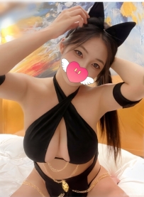 大奶正妹 胸部尺寸驚人 奶炮超會玩 奶子又重又彈 素股滑得又順又爽