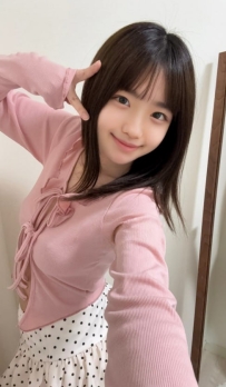 小悠 158cm 46 C奶20歲 甜甜笑眼 天生撒嬌體質 一靠近就想把你黏住