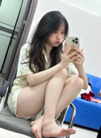 千千158cm/C奶/20歲   簡介：學生妹  清秀氣質妹 小隻馬 平日善解人意 下班後卻熱情淫