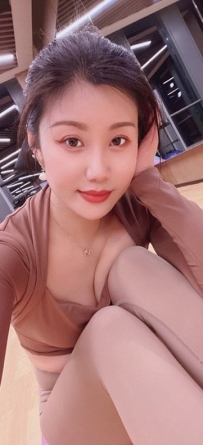 南部價位：3500瑜伽老師 口技超厲害 很會含 很會吹 胸部很軟 很挺