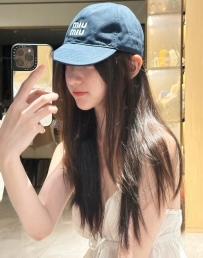 白嫩清純型✨❤️ 小雪｜154｜18歲｜C｜42kg