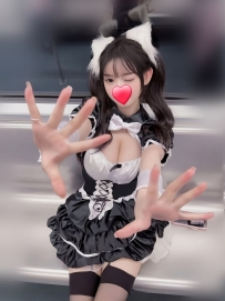 梓晴  162cm/48kg/E奶/20歲  大奶清純學生妹 皮膚白嫩細緻