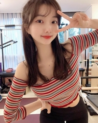 嬌小可愛的身材 很適合炒飯唷  泡芙：156m｜45kg｜C｜23歲