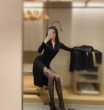 外貌清秀身材線條很好，玲瓏有致身材 漂亮的奶子讓你一手掌握住，