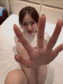 學生妹 淡淡優雅的氣質  七七 157cm.43kg.B+cup.20歲