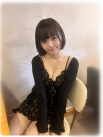 小榆：160公分 D奶 19歲聲音清甜很好聽 外型秀氣床上騷
