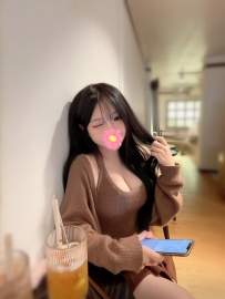 超兇猛車頭燈，讓人一眼就移不開視線，服務配合度100%，女友感爆棚 ~ CP值超高，約過