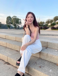 甜妹在校學生妹  嬌小瘦  一綫鮑魚純純 162.C.44.21y