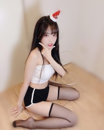 未來的白衣天使，還在就讀護理系的她身材超兇的～