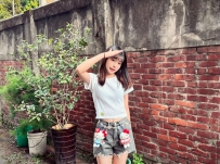 清純學妹感 安靜又乖巧的樣子  郁晴 158cm 46kg 20歲 C奶
