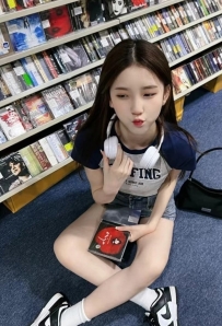 可愛小精靈剛入大學  雨桐：155.46.19.C