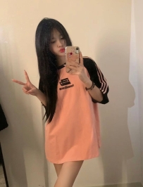 清純學妹 胸不大屁股卻很翹  很健談  服務很主動 有初戀的感覺