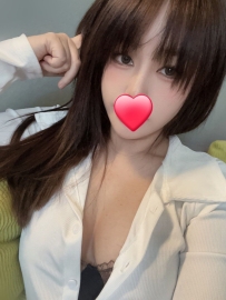 臉蛋漂亮  翹臀辣妹 眼睛很大 無抽煙 刺青配合度很高  很會挑逗喔 很有女友fu～