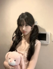 甜甜  156.B+.42.19歲  臉蛋清秀可愛  青澀  悶騷的他刺激