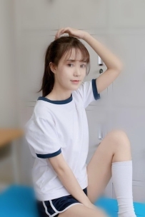 清純學生妹 第一次下海  身體嬌小  雅玲   21歲   B  43  157