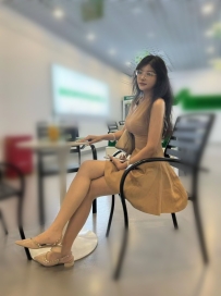 可LG 超級玩咖 喜愛物質追求時尚橙子  165cmD奶26歲