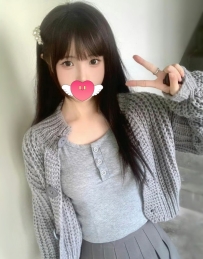 月兒 157cm Ccup 45kg 18歲 眼乾淨臉蛋、初戀系氣質