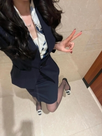 勾人的水蛇腰加上火辣身材動人美腿  晨星 163.小C.25歲