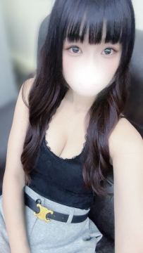 榆香 162-D-46kg-21歲妹妹很漂亮 服務很用心，很可愛，會按摩陪聊天