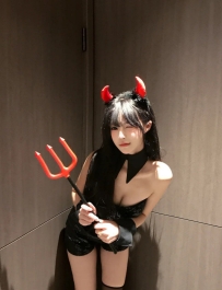 妹妹皮膚保養超讚 嫩嫩的 甜心還在上大學中 出來賺點衣服錢，