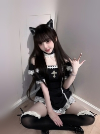 草莓 157cm.44kg.B+奶.19歲 剛成年的小嫩妹 纖細骨感型