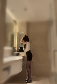 黑絲悶騷氣質美腿人妻OL  前戲濕得超快 很飢渴 主動騷