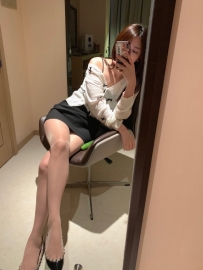 風騷淫蕩的櫃姐  配合度極高  胸部柔軟又堅挺 蘇菲 165  B   30歲