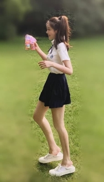 妍希 164.B+.44kg.22歲 鄰家女孩  誘人的超長美腿 秀氣臉蛋 平時喜歡穿著jk制服 經濟