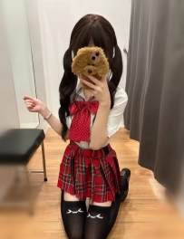 身材嬌小 色心不小 很會玩 在床上是很騷 #蘿莉反差小母狗