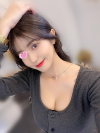 女上位很會搖 穴穴超緊水多  蜜桃臀水蛇腰 身材完美 皮膚白皙