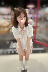 短髮JK學生妹床上超級熱情  娜娜 155-43kg- C奶-18歲