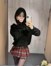 俏皮小辣椒，活潑開朗  她如同她的暱稱，是個活潑開朗、個性十足的俏皮女孩。