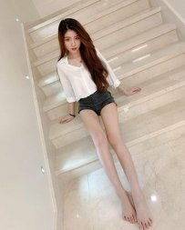 高挑氣質脫俗還有雙美腿  很有女人味  床上很會吸