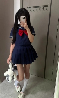 茶兒 153 39 B 18歲 高顔值小隻馬學生妹妹
