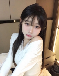 琴琴 162cm  46kg  C  21 歲 皮膚白皙 胸部白 蜜穴毛少 性慾大 寂寞半年  今天想要蜜