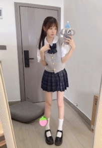 莓莓 158cm.B奶.44kg.19歲 蘿莉型夢幻 粉紅奶 誘惑寶貝