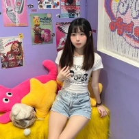 躺上床就主動掏給你吸  小七157/C/19歲