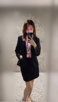 珠珠 163cm/45/D奶/25歲  身材好  臉蛋漂亮 情商高   從小就是系花、追求者眾多