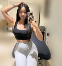 娜拉 165.50.D.28歲（單身）  健身教練，身材緊實有曲線