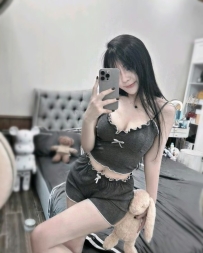 淫蕩按摩師 房內服務主動又大膽,手口並用挑逗的性技超讃的,各種性愛姿勢可輕鬆爽玩