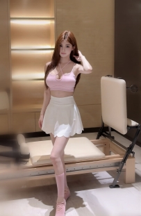 運動系身體柔軟度超好 特別擅長   挑逗眼神＋慢速磨蹭，讓你欲火燒身