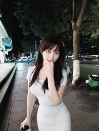 小妮  163 C 48kg 24歲 很敢玩 尺度大可以挑戰顏射 口爆