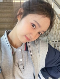 高中生 第一次下海兼職 又嫩又白 不化妝都好看的天然學生  一碰就濕