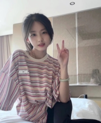 清純可愛數德學生妹兼職  完美身材 粉色穴穴   喜歡上位搖 夾得特別緊