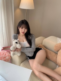 #性感模特  身姿曼妙  眼神魅惑 卡莎 165cm/48kg/Dcup/21歲